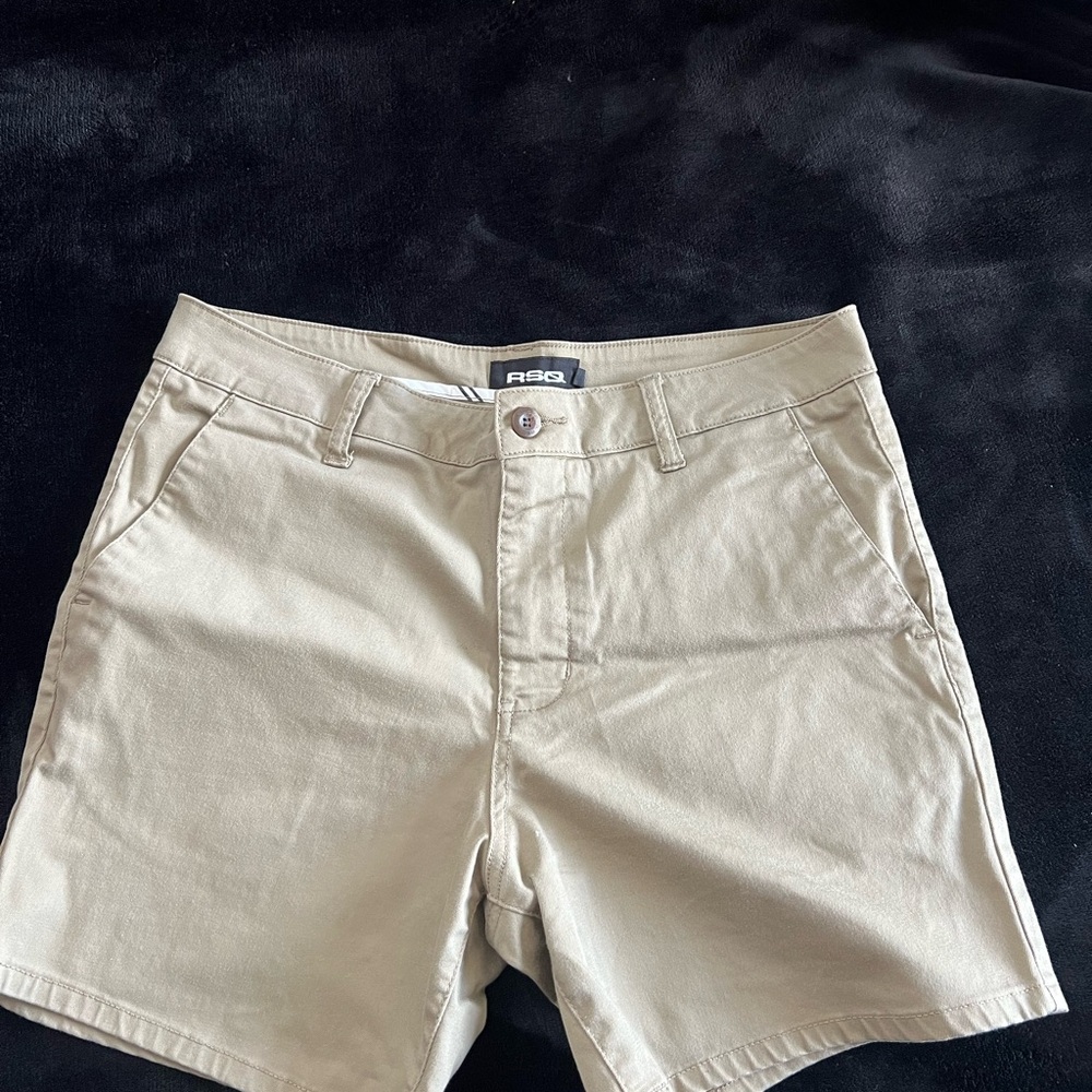 RSQ tan chino shorts shorter